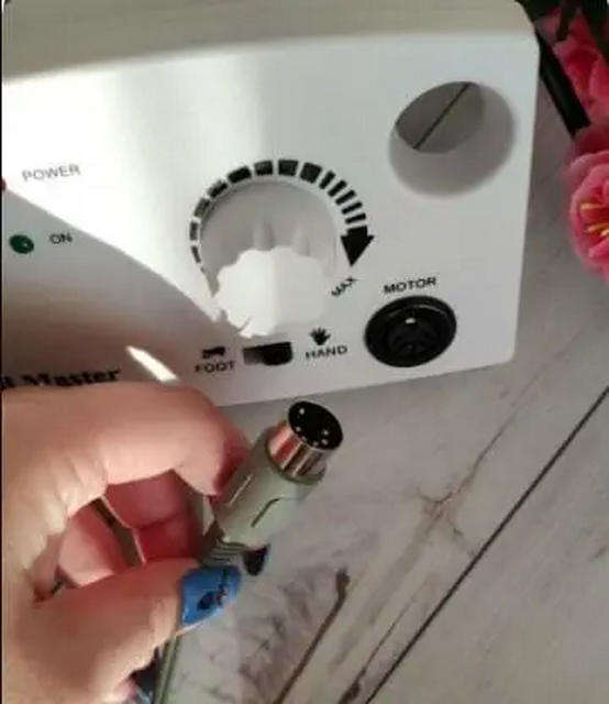 Універсальний фрезер для апаратного манікюру та педикюру Nail Drill ZS-602 35W Універсальний фрезер для апаратного манікюру та педикюру Nail Drill ZS-602 35W